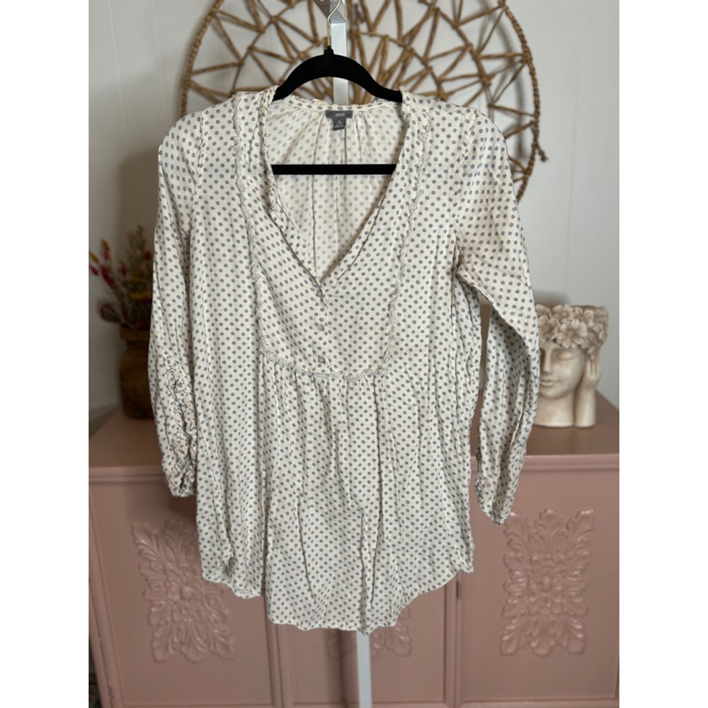 Women's Aerie XS White and Blue Floral Blouse
